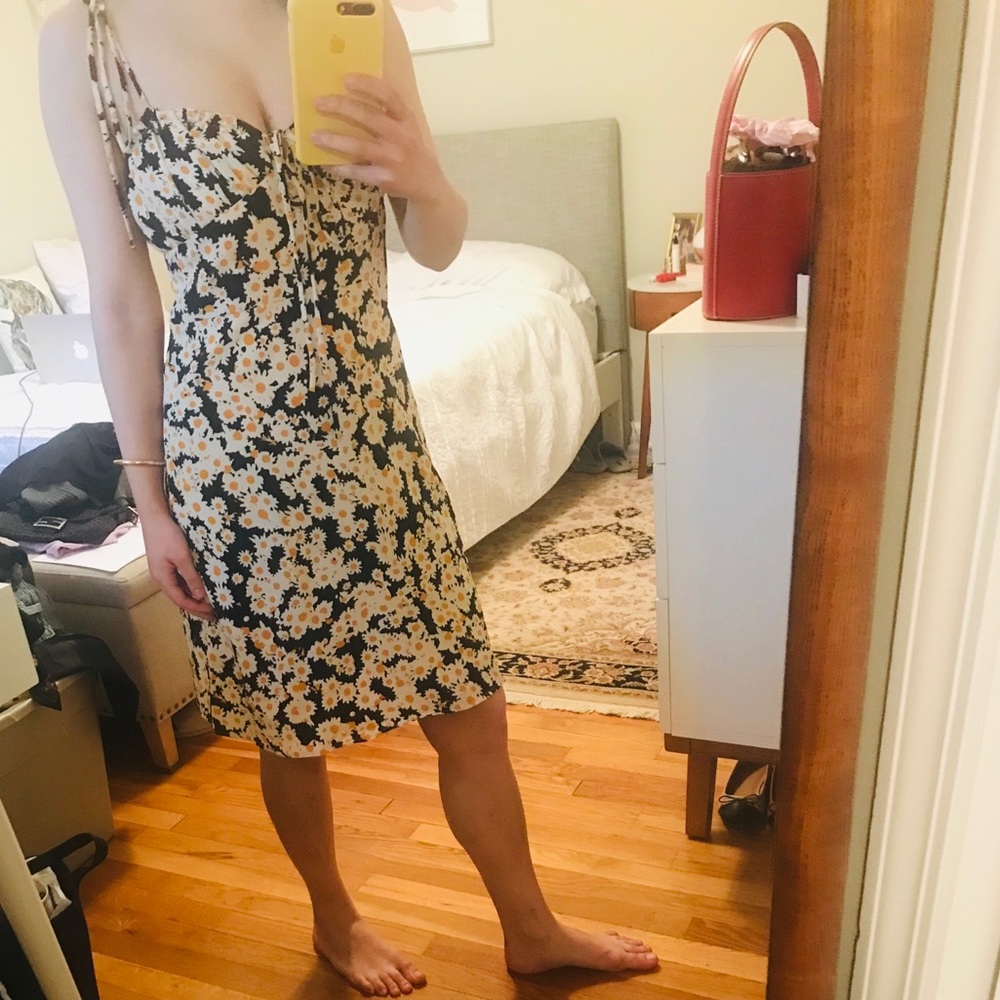 Floral dress above the knee 🌼🌼🌼